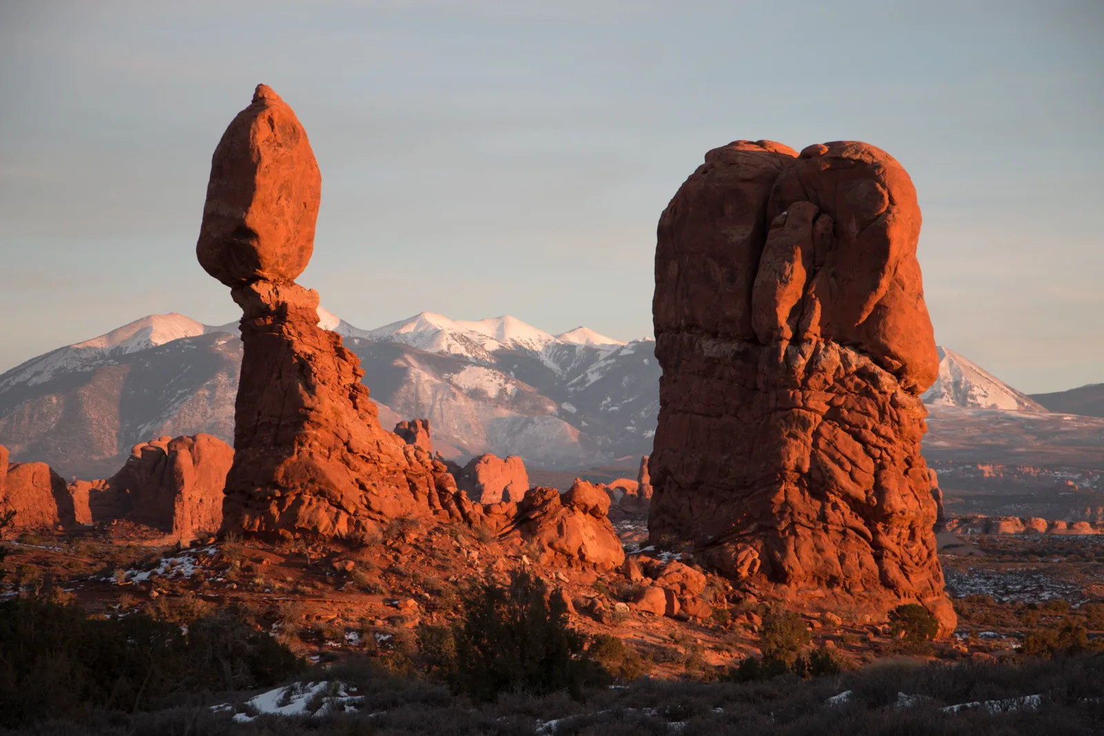 Arches 2026: No Timed Entry, Crowds & Visitor Guide