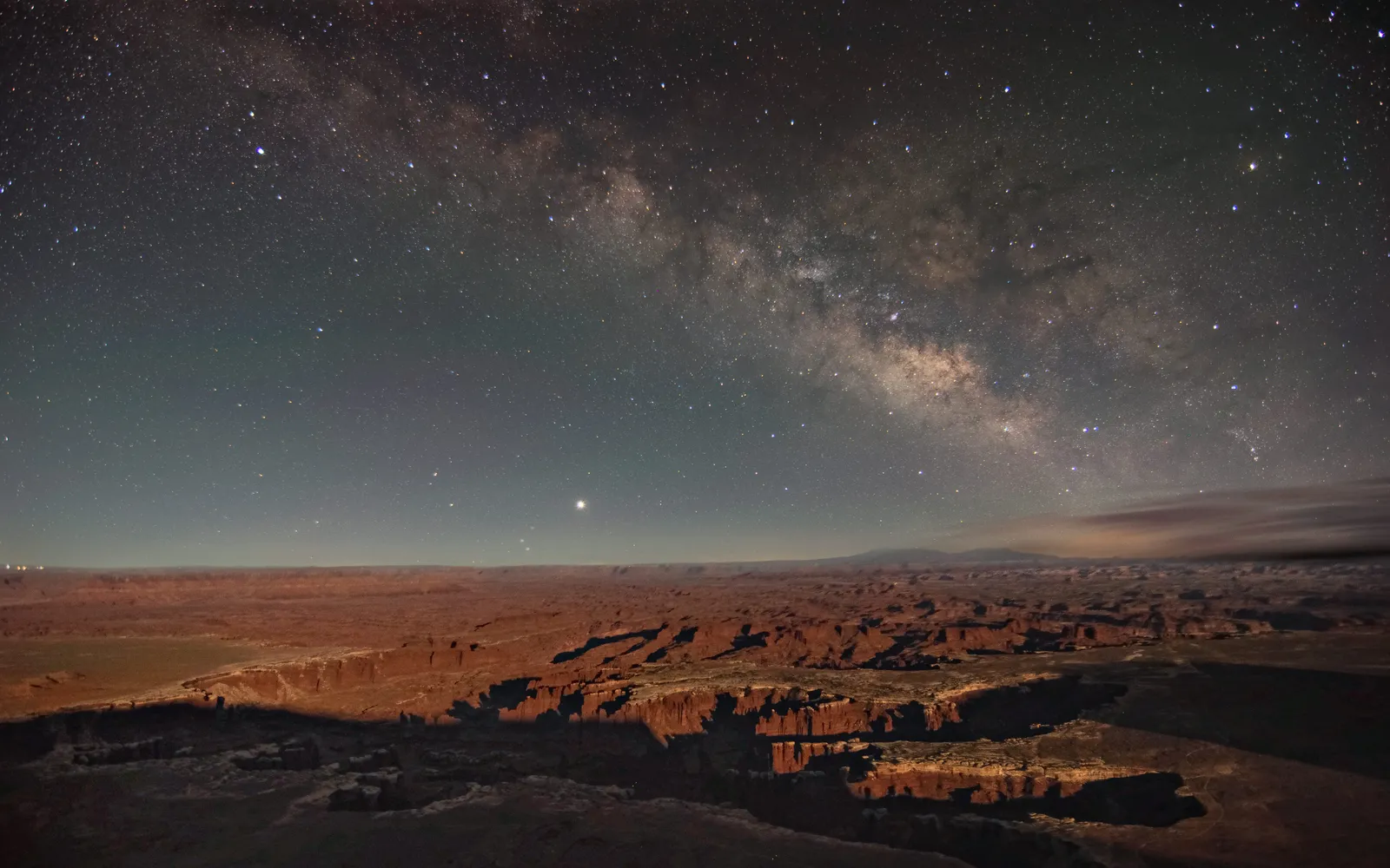 Canyonlands Astrophotography 2026: Bortle 2 Skies, Milky Way & Z6II Settings