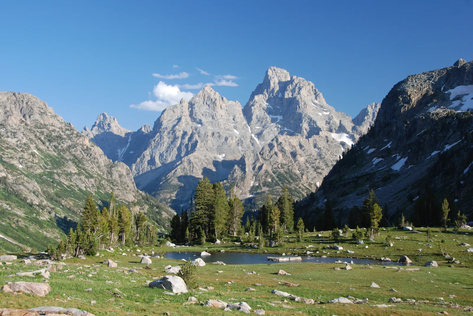 Grand Teton 2026: Jenny Lake, Crowds & Best Seasons